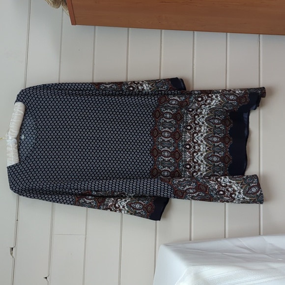 Long sleeve rayon dress - Picture 1 of 5